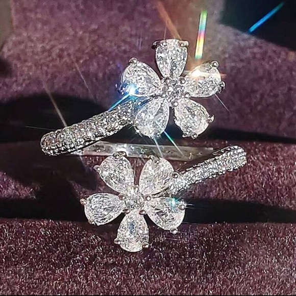 NWT Sterling Silver 2 Carat Simulated Diamond Double Floral Adjustable Ring - Picture 2 of 5